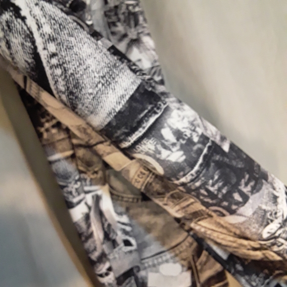 An abstract get a grip pair of pants - Picture 10 of 13